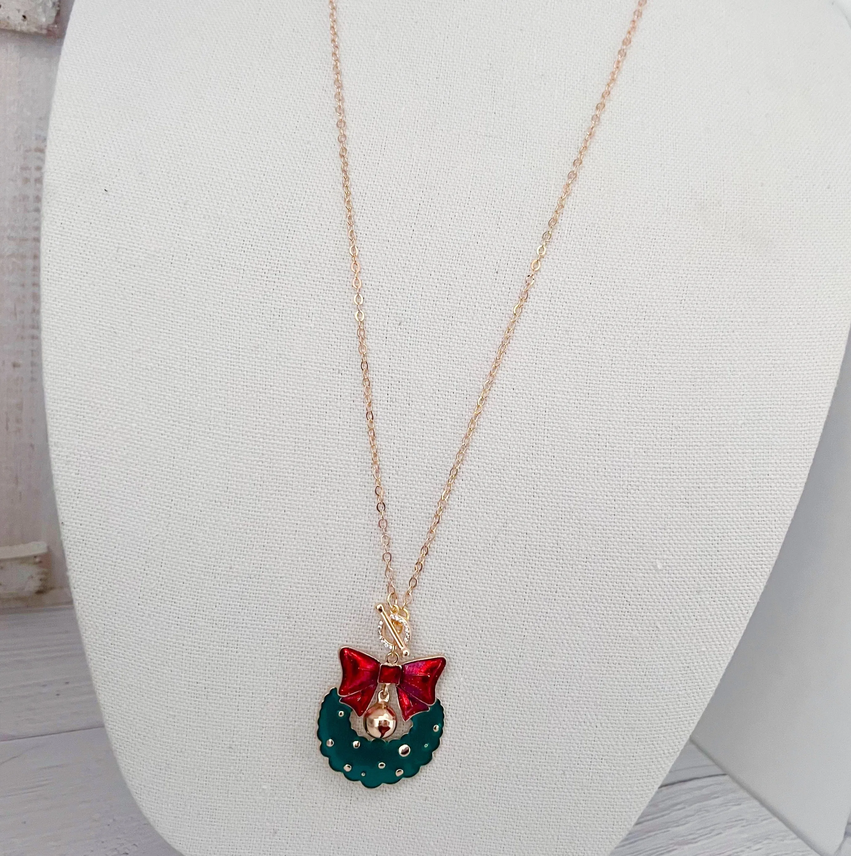Christmas Garland Toggle Necklace
