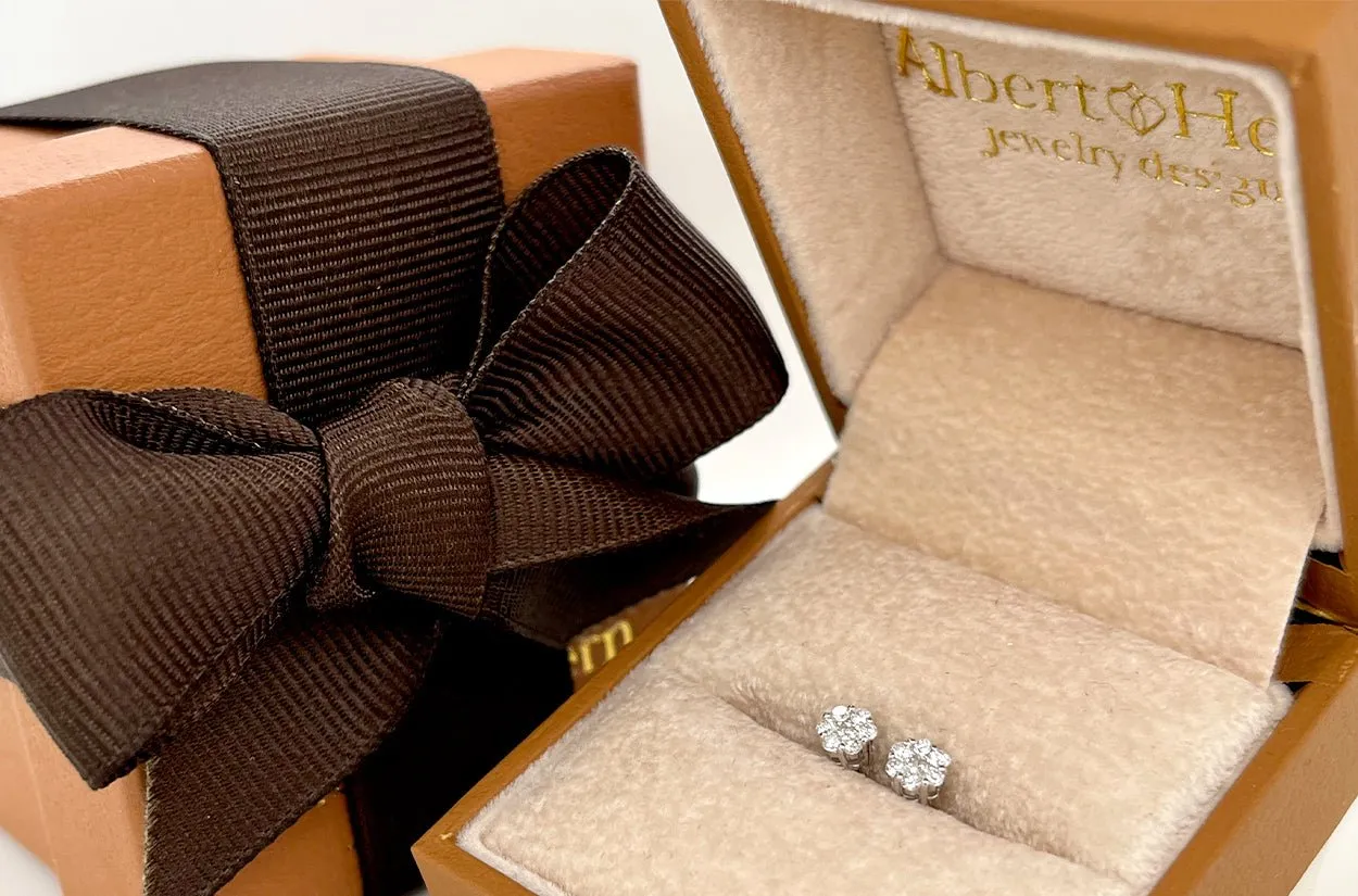 Earrings 14kt Gold Diamonds Cluster Mini Flower Studs
